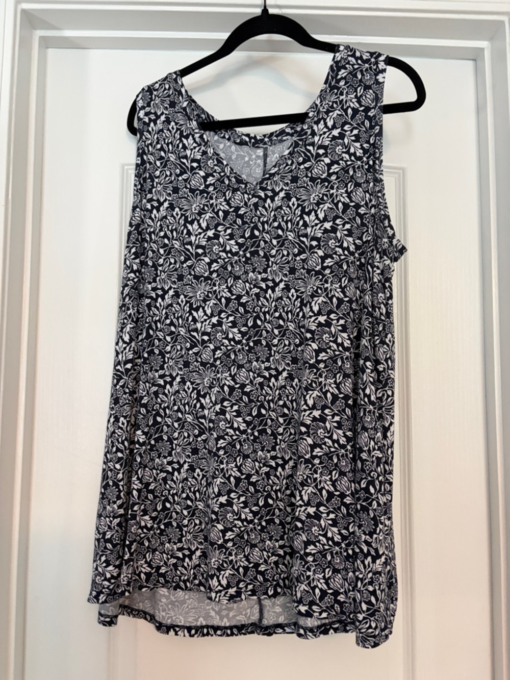 Sleeveless Black & White Floral Swing Tank